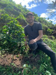 Colombia Marlon Rojas 17 Marlon Rojas y planta de café